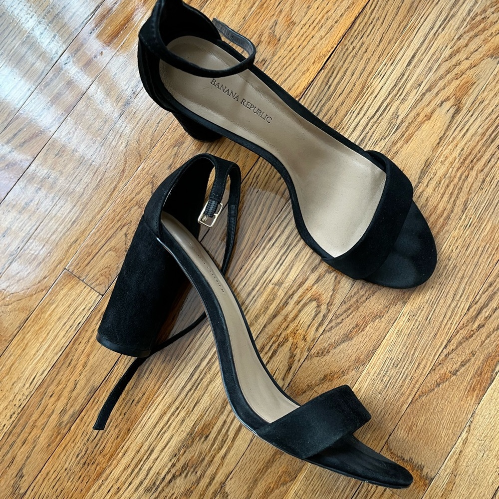 Banana republic black suede open toed heels